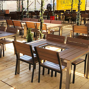 ゆっくり座って飲みたい方へ！有料席ございます