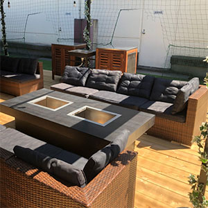 ゆっくり座って飲みたい方へ！有料席ございます