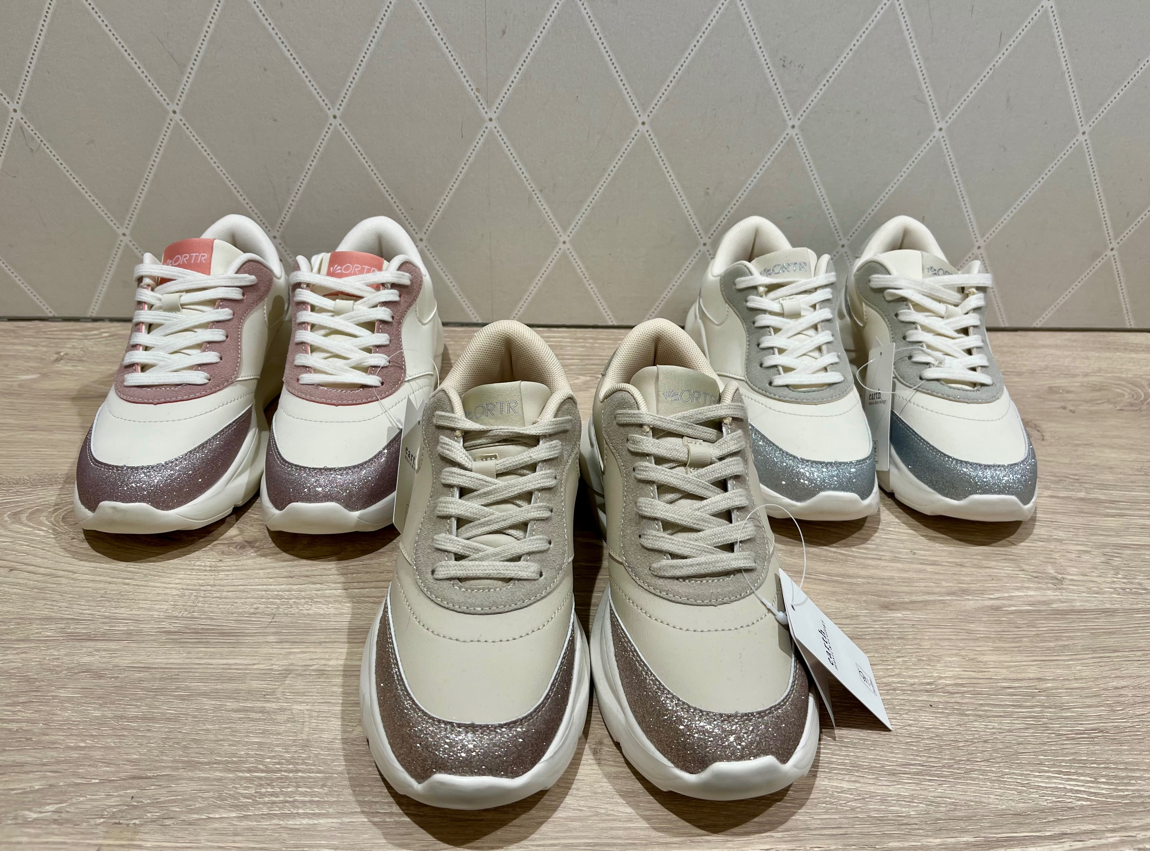 お揃いコーデにもピッタリ♪【HERMES】スニーカー 新作！春コーデにピッタリ似合うスニーカー登場👟🧡｜earth