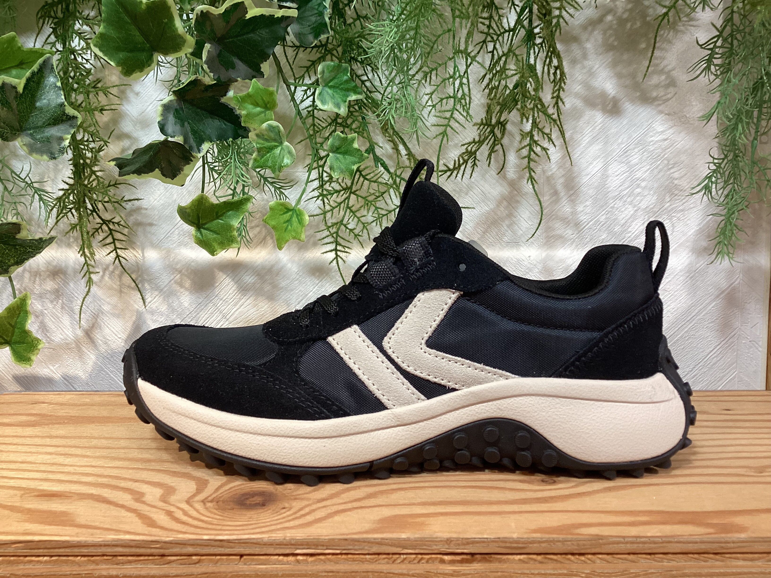 すぎた KEEN】人気スニーカー「KS86」の魅力をご紹介！日常からアクティブ