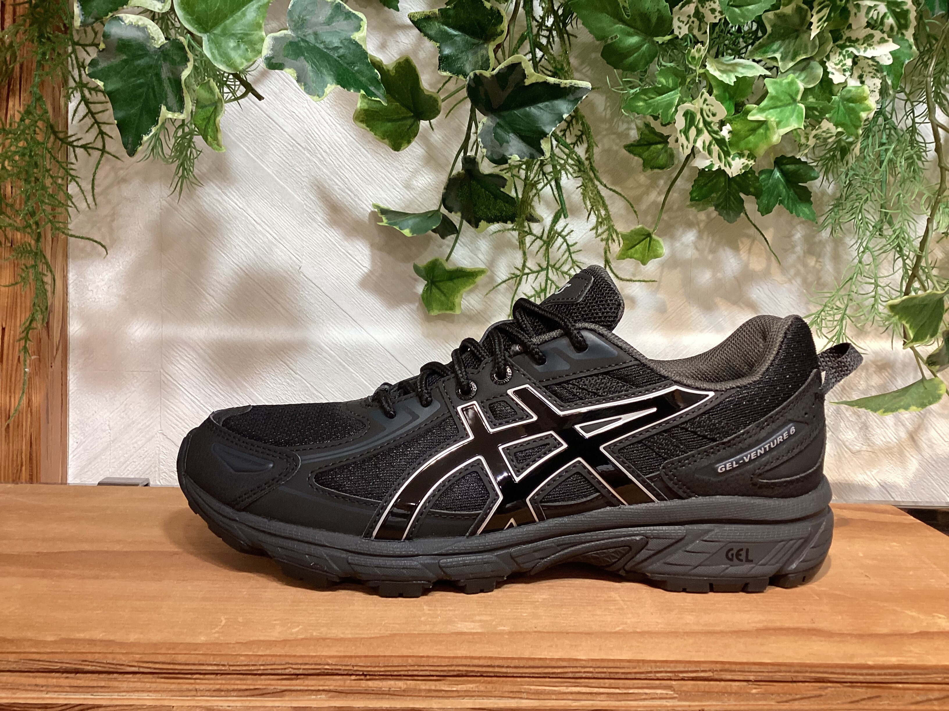 ASICS】街履きにも映える本格派トレイルシューズ「GEL-VENTURE 6」をご