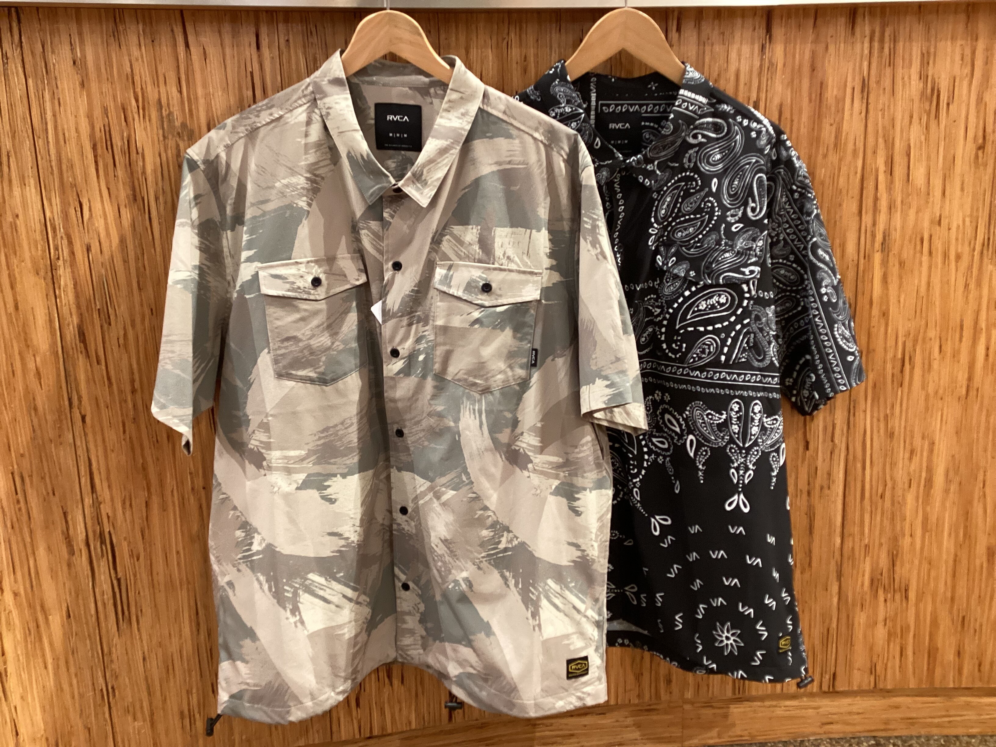 MARK＆LONA カウ柄 半袖シャツ RVCA / ルーカ】大人気ブランドから主役級の新作総柄半袖シャツが入荷