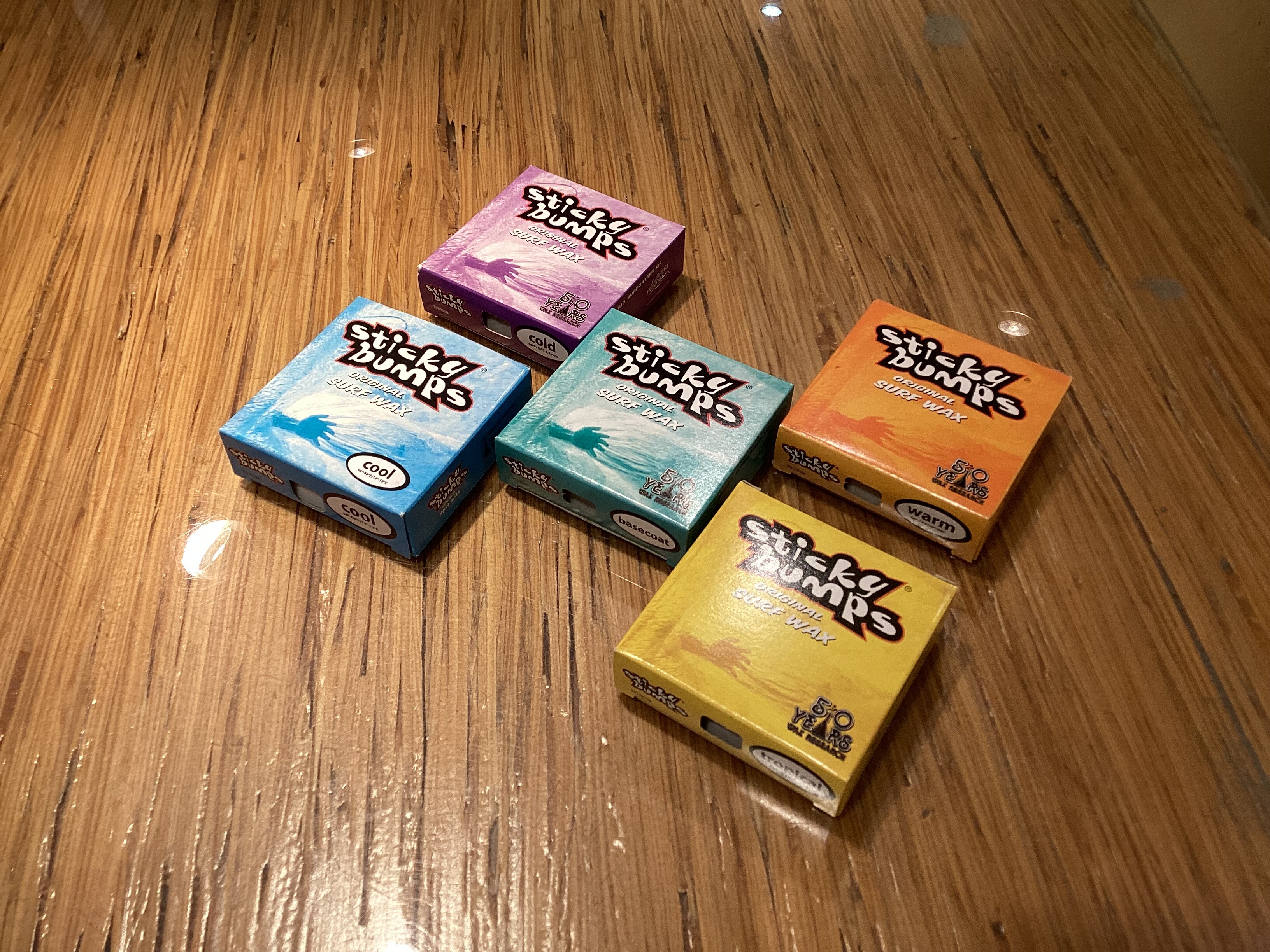 サーフィンを楽しむ皆さまへ！サーフワックス＆メンテナンス小物のご