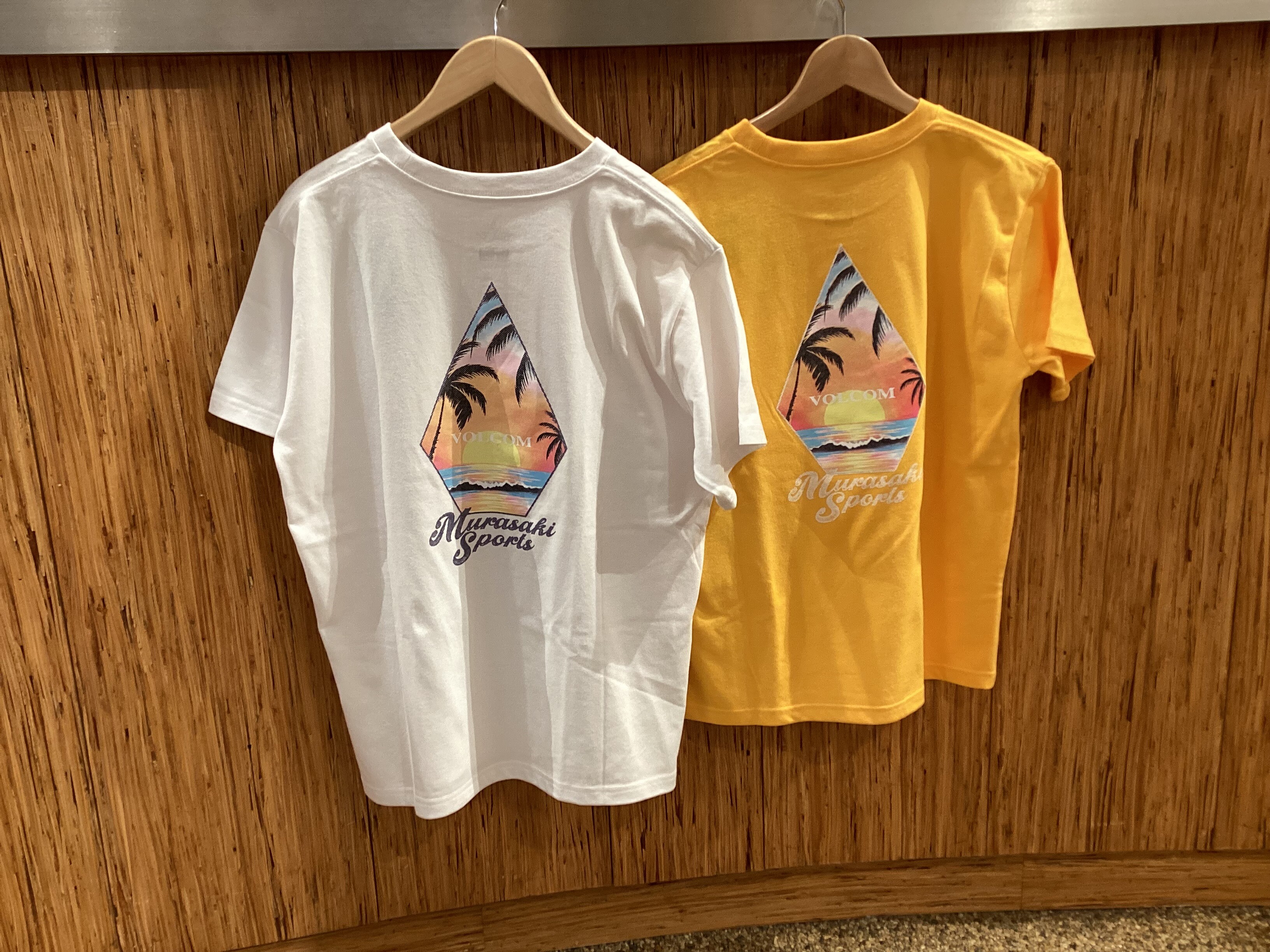 ストリート女子必見】VOLCOM×ムラサキスポーツ限定コラボTシャツ入荷 
