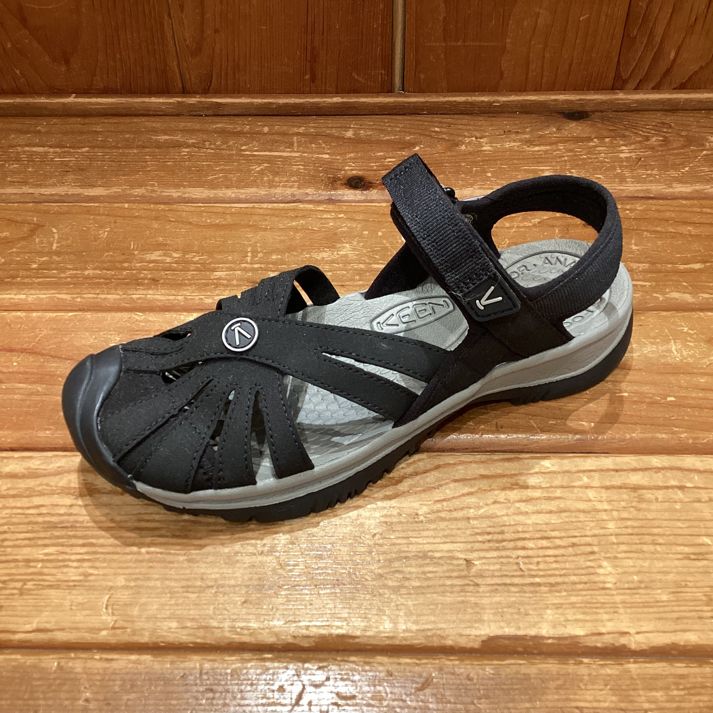 美品　keen ROSARITAⅡ サンダル　27.5 女性に大人気】履き心地抜群！KEEN「ローズサンダル」の魅力をご紹介