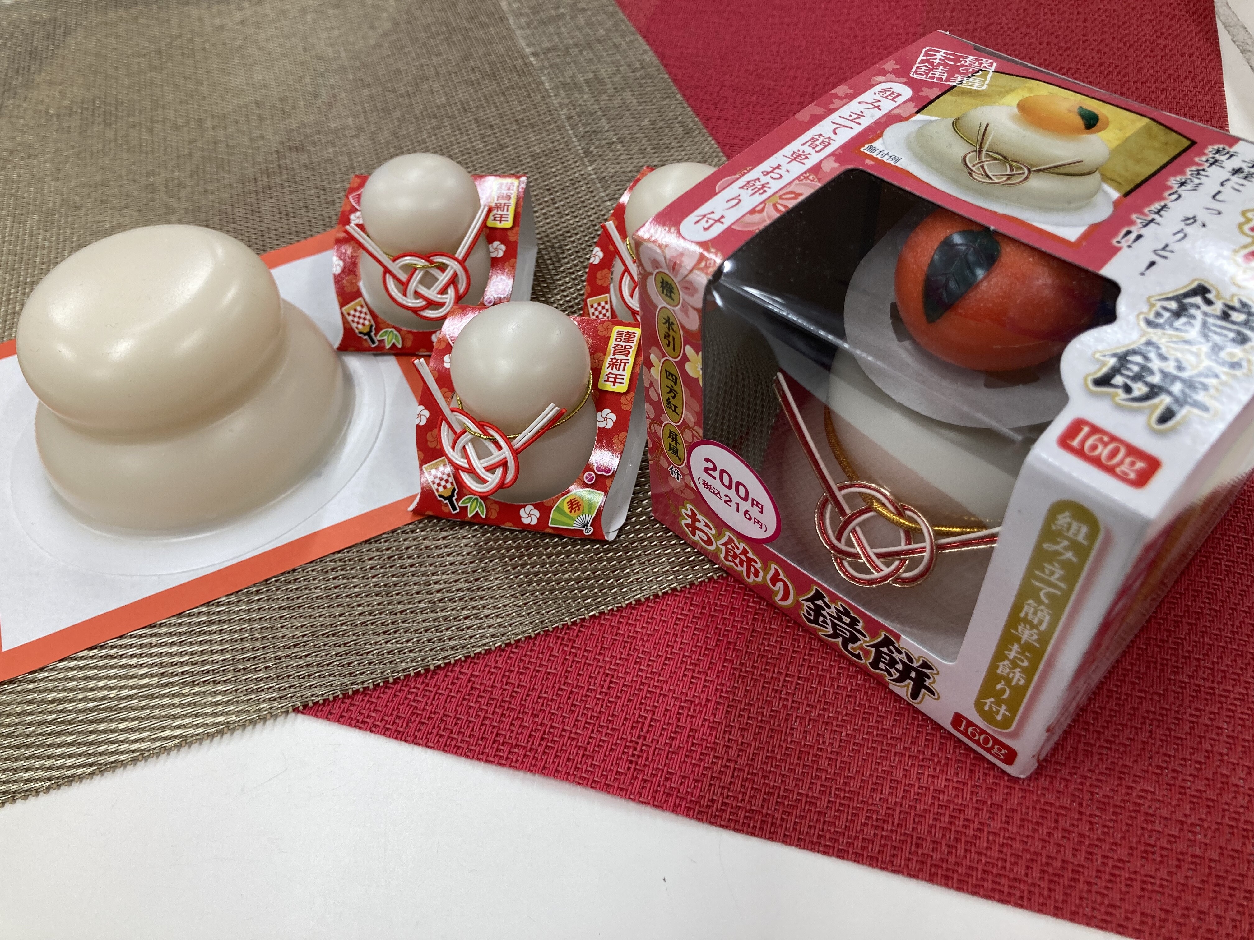 鏡餅、入荷！！なくなり次第終了となります｜DAISO・THREEPPY