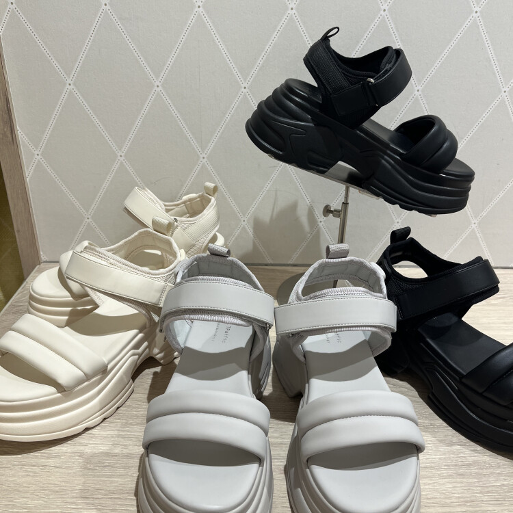 意外とどんなコーデにも合う！！キルティングサンダル👡
