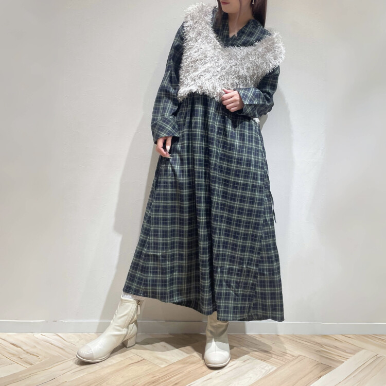 秋らしい色のチェック柄ワンピースが入荷しました🍂
