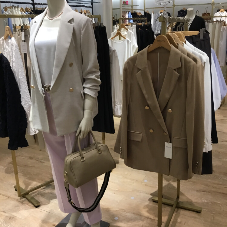 レディース　人気のテーラードジャケット入荷
