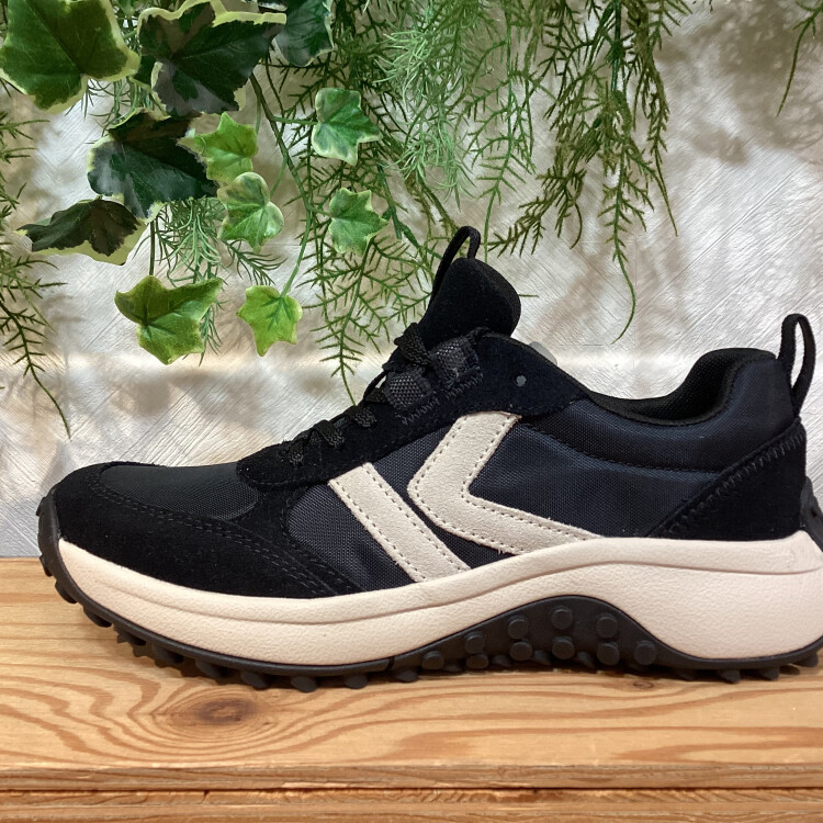 【KEEN】人気スニーカー「KS86」の魅力をご紹介！日常からアクティブシーンまで大活躍