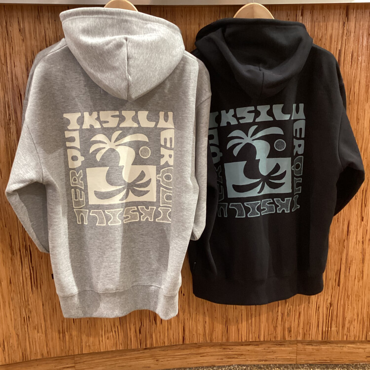【新入荷】QUIKSILVER（クイックシルバー）バックプリントジップパーカー登場！聖蹟桜ヶ丘店のおすすめ最新アイテム