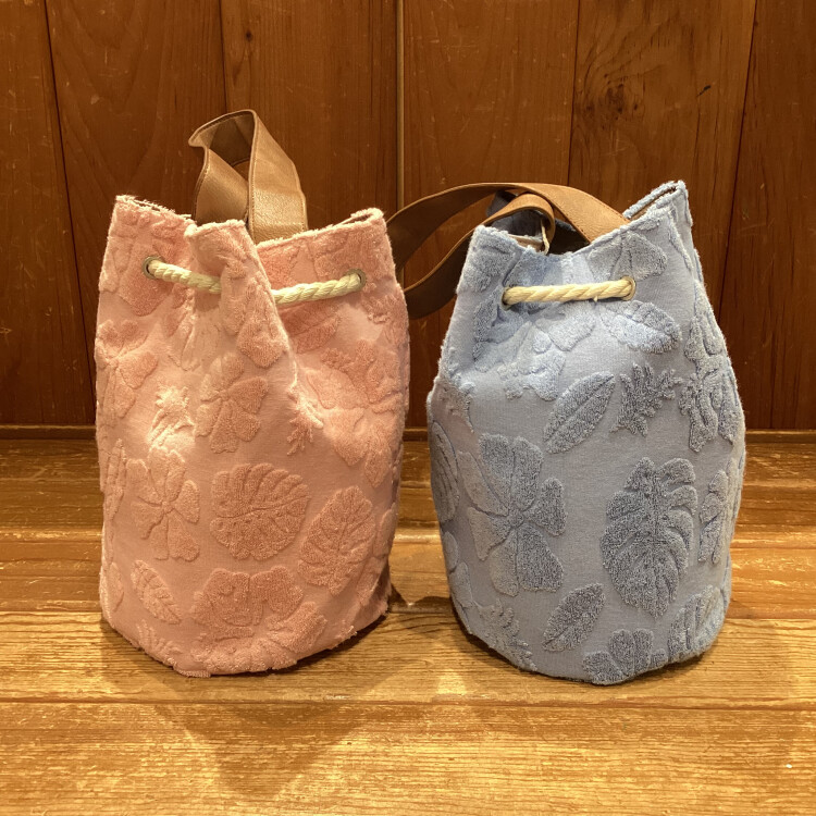 ◆毎日のお出かけやビーチに大活躍！ハワイアンテイストのパイルジャガード巾着バッグのご紹介◆