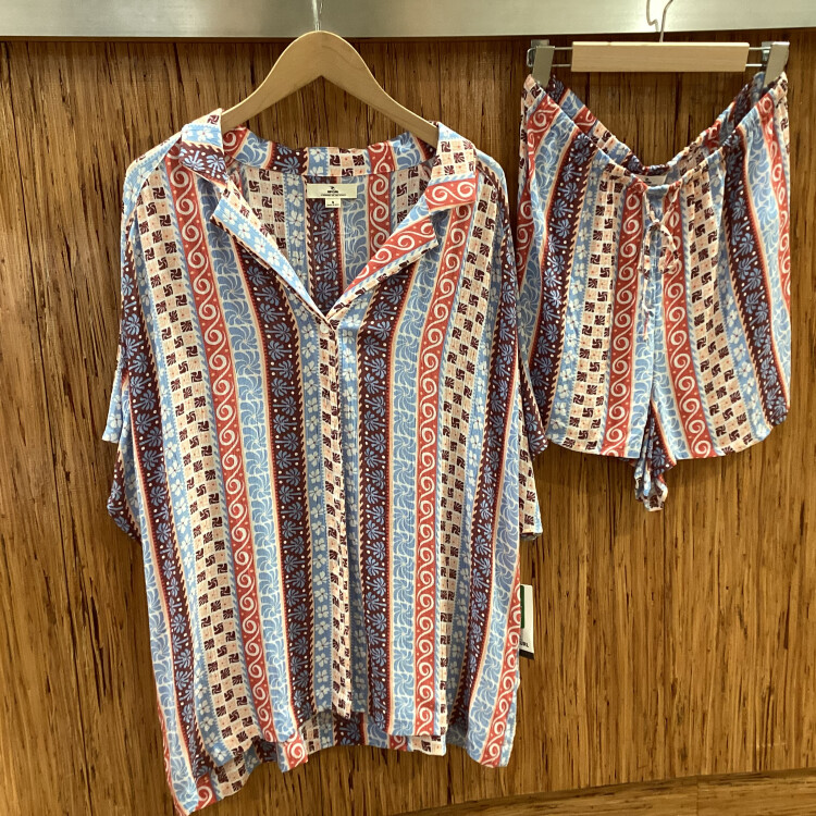 【RIP CURL】レディース夏コーデに最適！人気リップカールの総柄シャツ＆ショートパンツをご紹介♪
