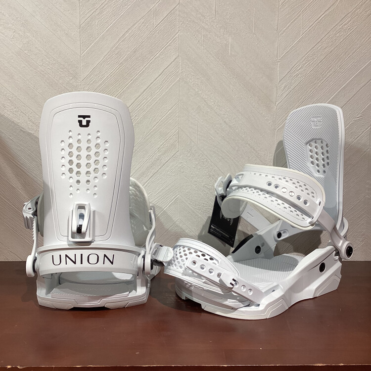 【レディーススノーボードバインディング最高峰！】UNION TRILOGY新入荷！