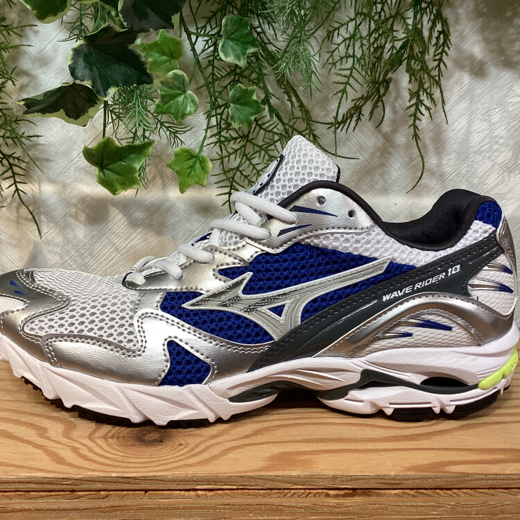 【MIZUNO】不朽の名作スニーカー「WAVE RIDER 10」の極上の履き心地を徹底解剖！｜京王聖蹟桜ヶ丘店