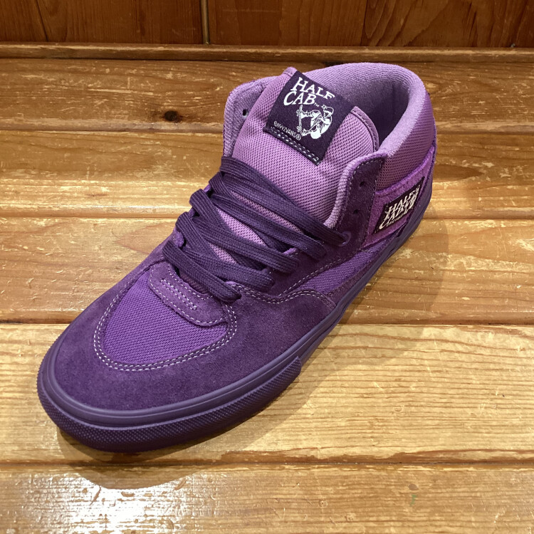 【新入荷情報】VANS（ヴァンズ）の伝説的名作「SKATE HALF CAB」から鮮やかなパープルカラーが登場！