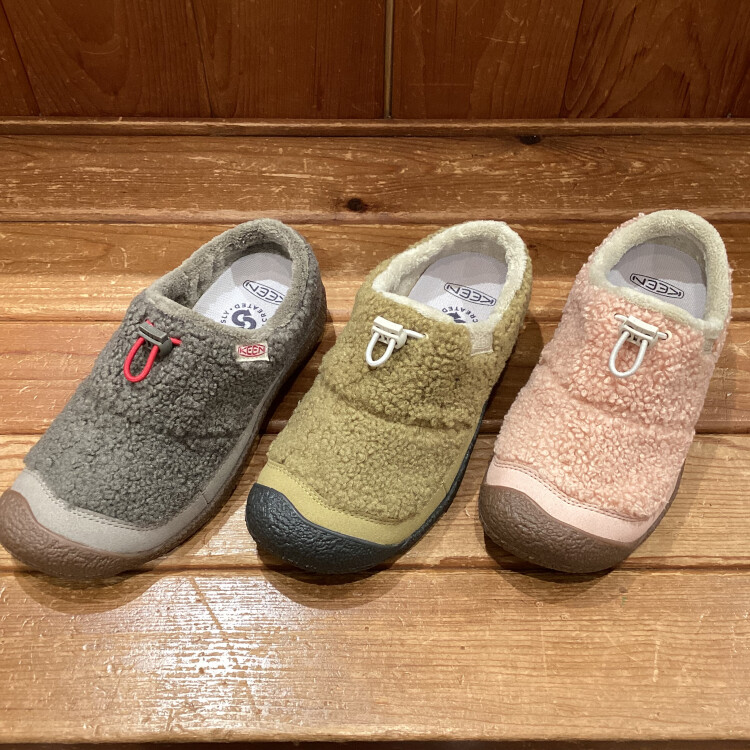 【もこもこのルックスが可愛すぎる♡】秋冬の足元を彩るKEEN「HOWSER III SLIDE」特集♪
