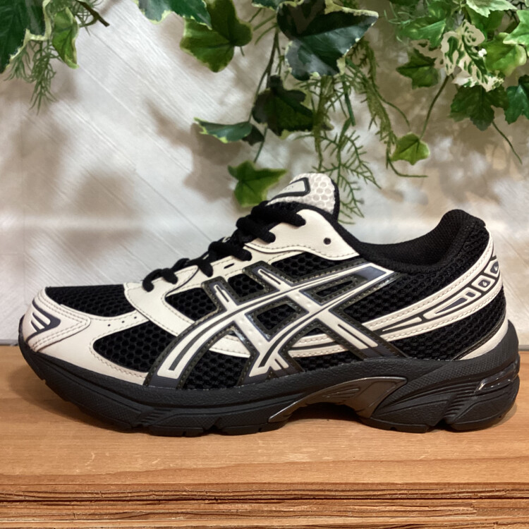 【asics】大人気GEL-1130のご紹介！デザイン性と極上の履き心地を兼ね備えた1足