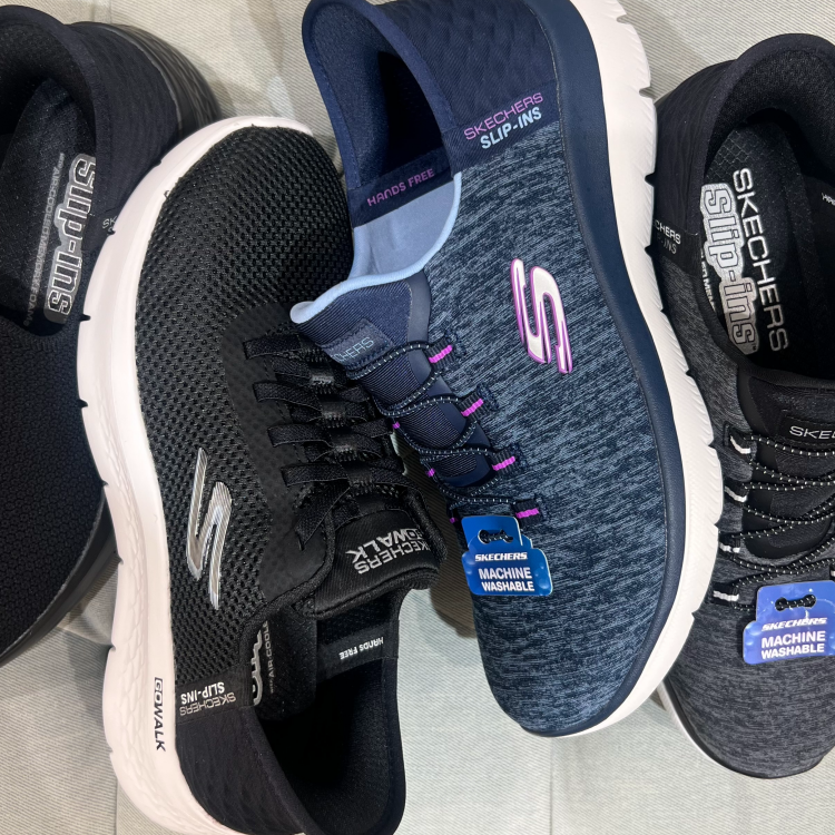 SKECHERS　スリップ・インズ　☆続々入荷しております☆