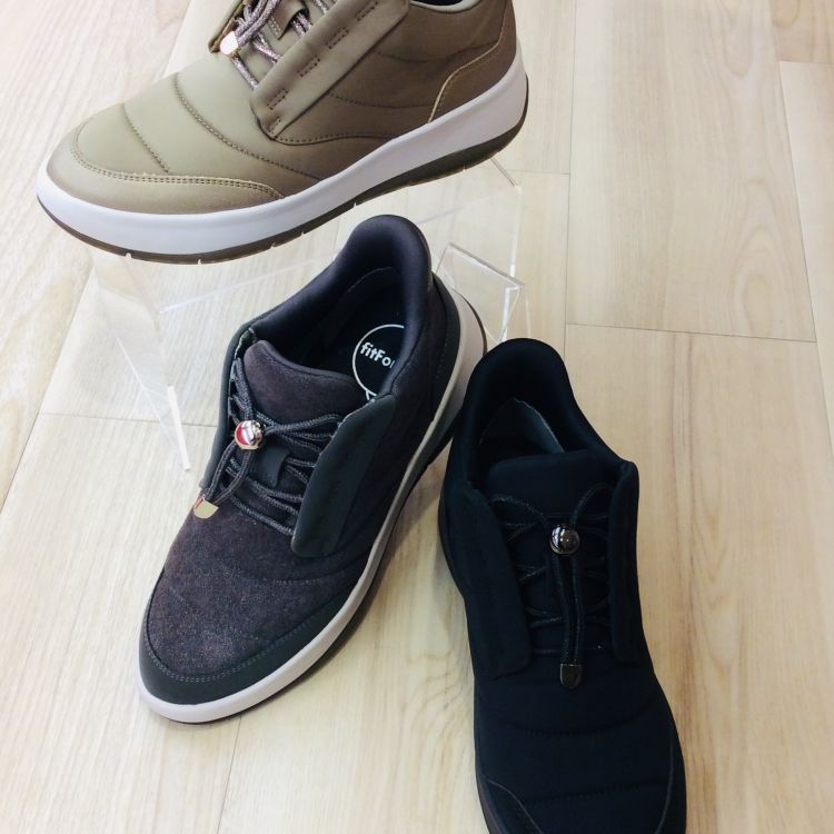 あたたかく、軽い冬仕様のハンズフリースニーカー