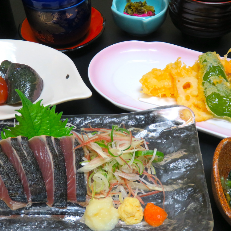 初夏の新メニュー『カツオ叩きご膳』