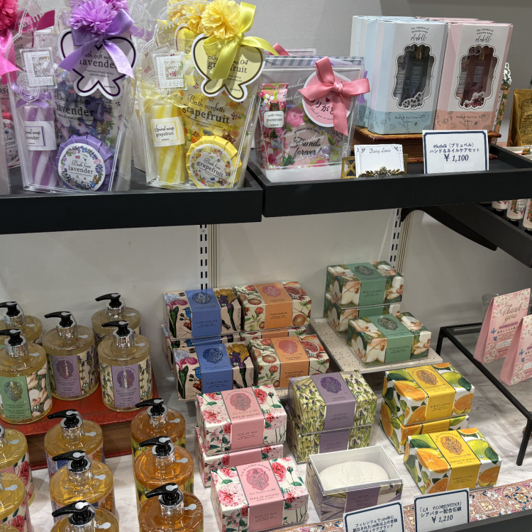 ギフトにオススメ商品のご紹介♪