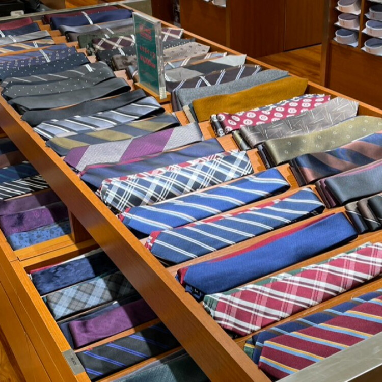 クリスマス × プレゼント × メンズネクタイ